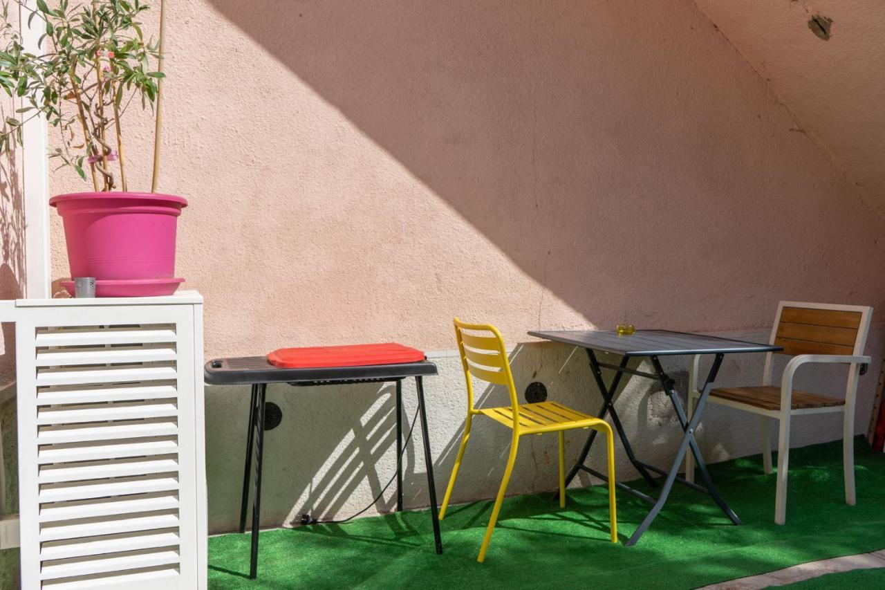 Le Petit Nid Des Chutes Lavies Hotel Marselha Exterior foto